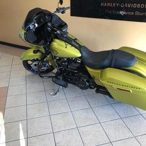 Meet your Posher, Ray